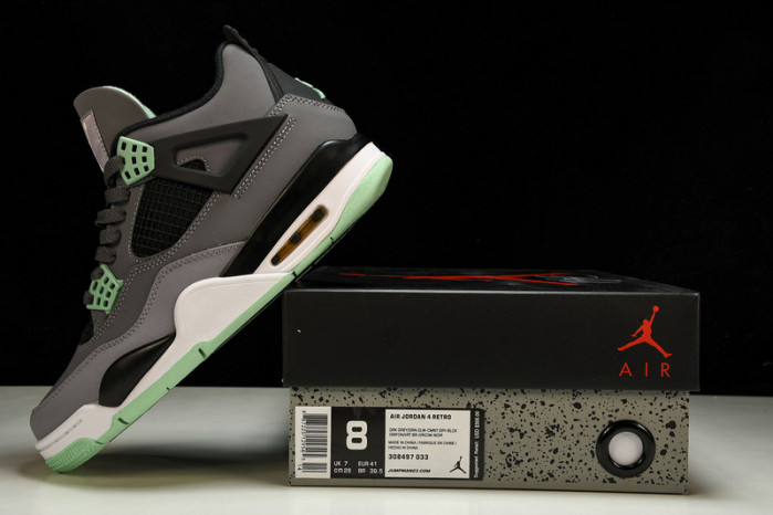 Air Jordan 4 Retro