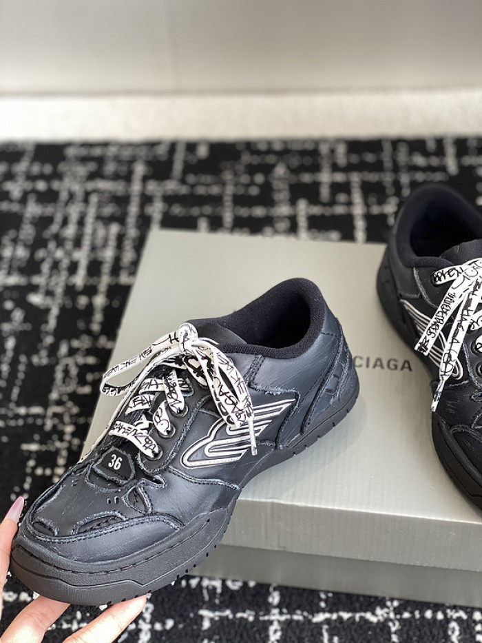 BL Hamptons Worn-Out -COPSHOE BL - WO 03