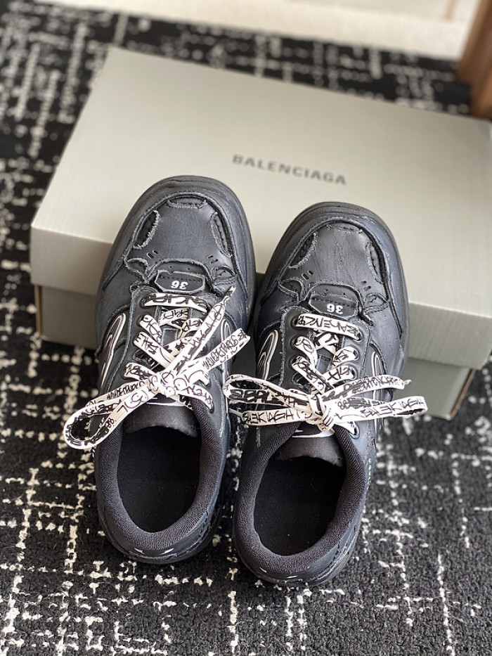 BL Hamptons Worn-Out -COPSHOE BL - WO 03