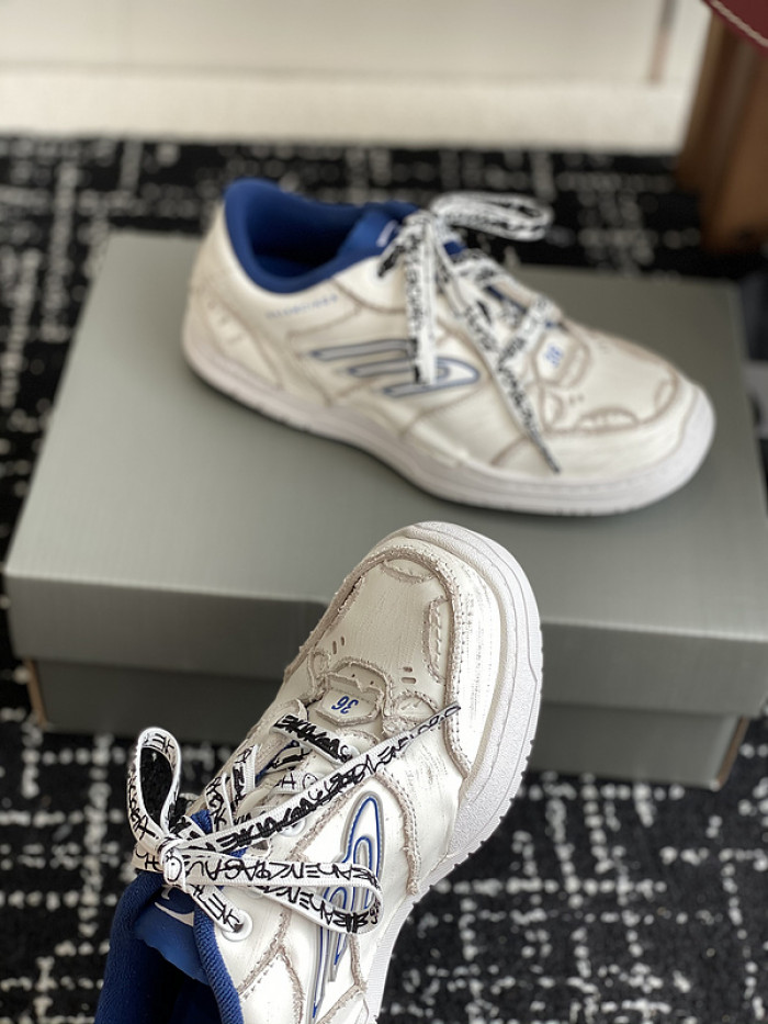 BL Hamptons Worn-Out -COPSHOE BL - WO 05