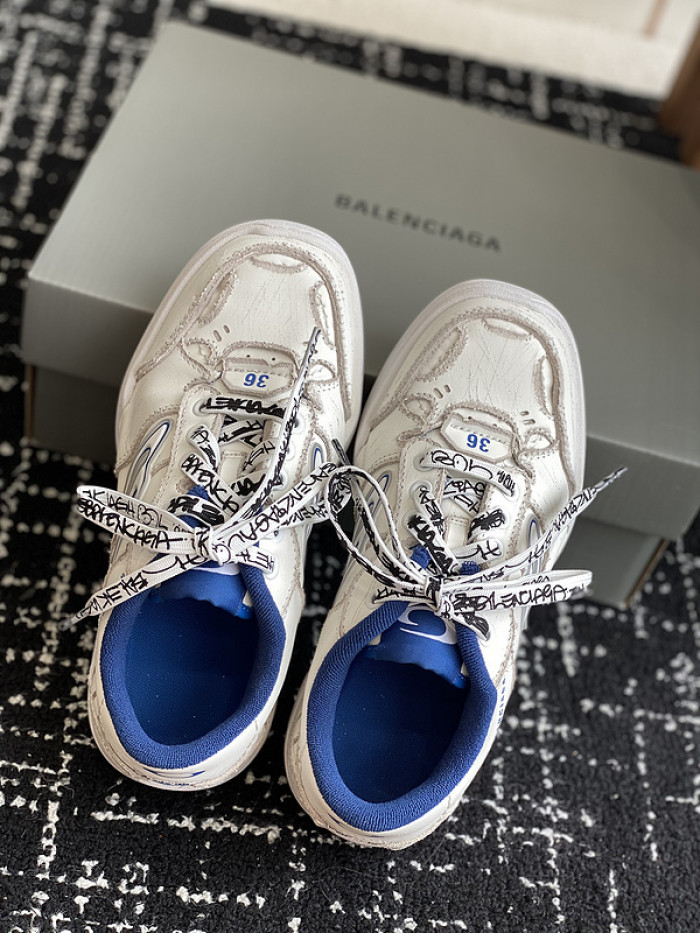 BL Hamptons Worn-Out -COPSHOE BL - WO 05
