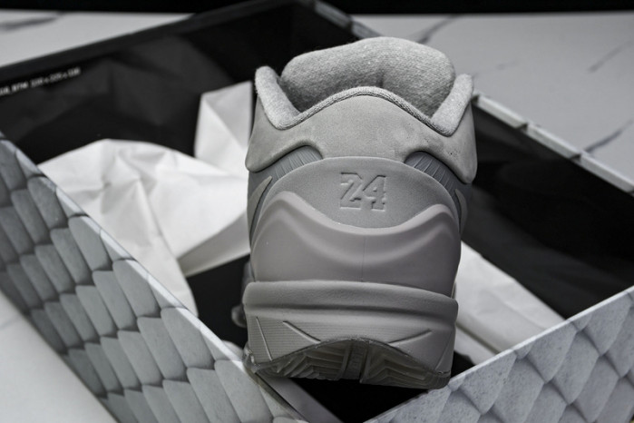 Zoom Kobe 4 