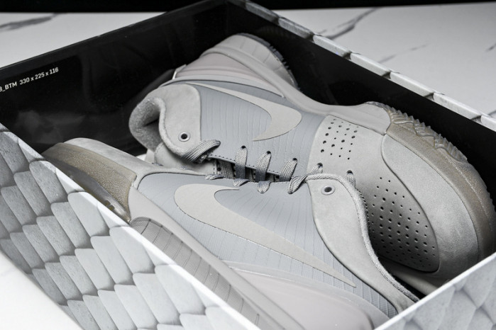 Zoom Kobe 4 