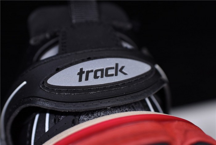 BL Track Black Grey Red 542023 W1GB1 6212