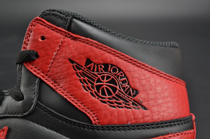 Air Jordan 1 Retro High OG “Banned” red mens  555088-001