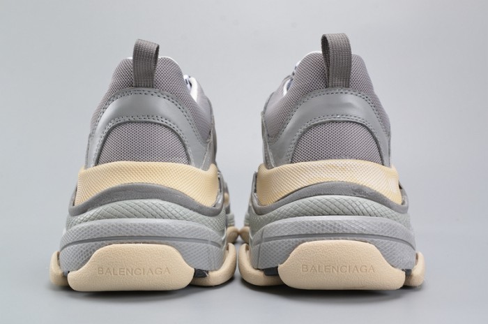 BL 17FW TRIPLE S WASHED SHOF SNEA GREY MENS AED2900