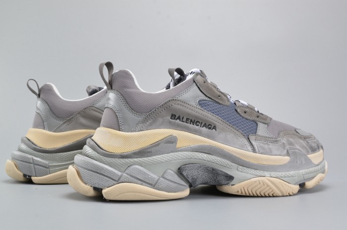 BL 17FW TRIPLE S WASHED SHOF SNEA GREY MENS AED2900