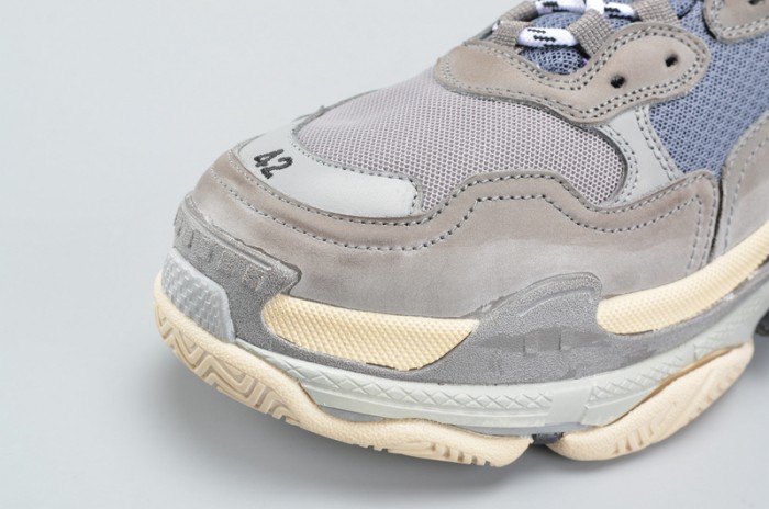BL 17FW TRIPLE S WASHED SHOF SNEA GREY MENS AED2900