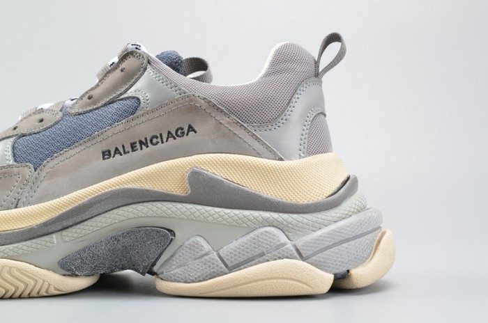 BL 17FW TRIPLE S WASHED SHOF SNEA GREY MENS AED2900