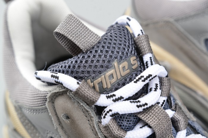 BL 17FW TRIPLE S WASHED SHOF SNEA GREY MENS AED2900