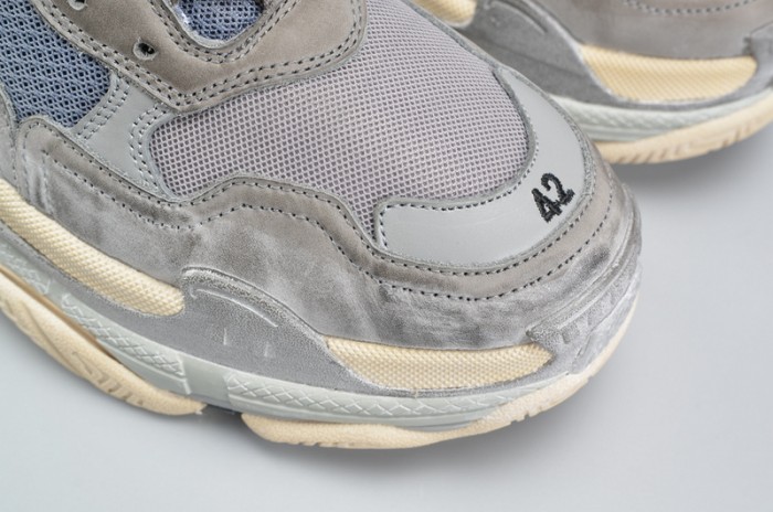 BL 17FW TRIPLE S WASHED SHOF SNEA GREY MENS AED2900
