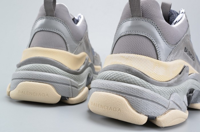 BL 17FW TRIPLE S WASHED SHOF SNEA GREY MENS AED2900